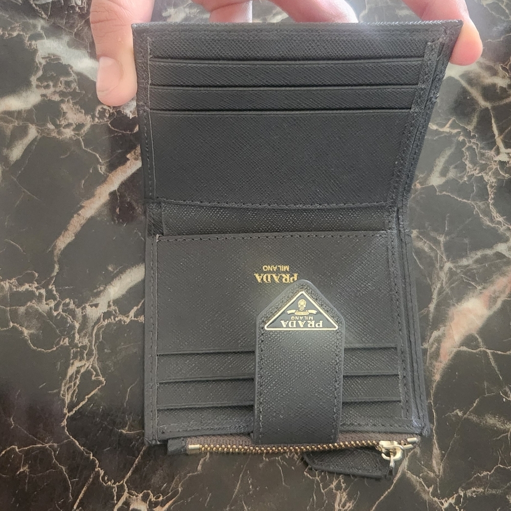 Small Prada Wallet - Picture 3 of 4